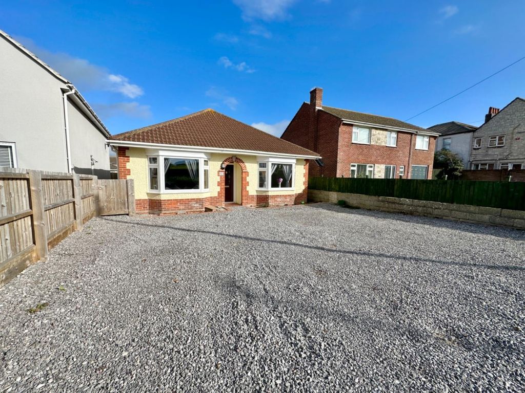 3 bed bungalow for sale in Chickerell Road, Chickerell, Weymouth DT3, £350,000