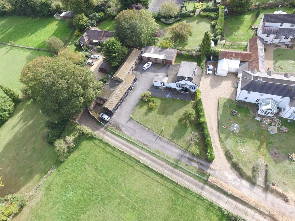 3 bed cottage for sale in Burgh Heath Road, Epsom KT17, £900,000