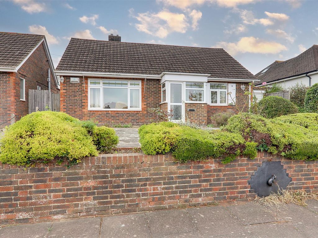 2 bed detached bungalow for sale in Sullington Gardens, Findon Valley, Worthing BN14, £475,000