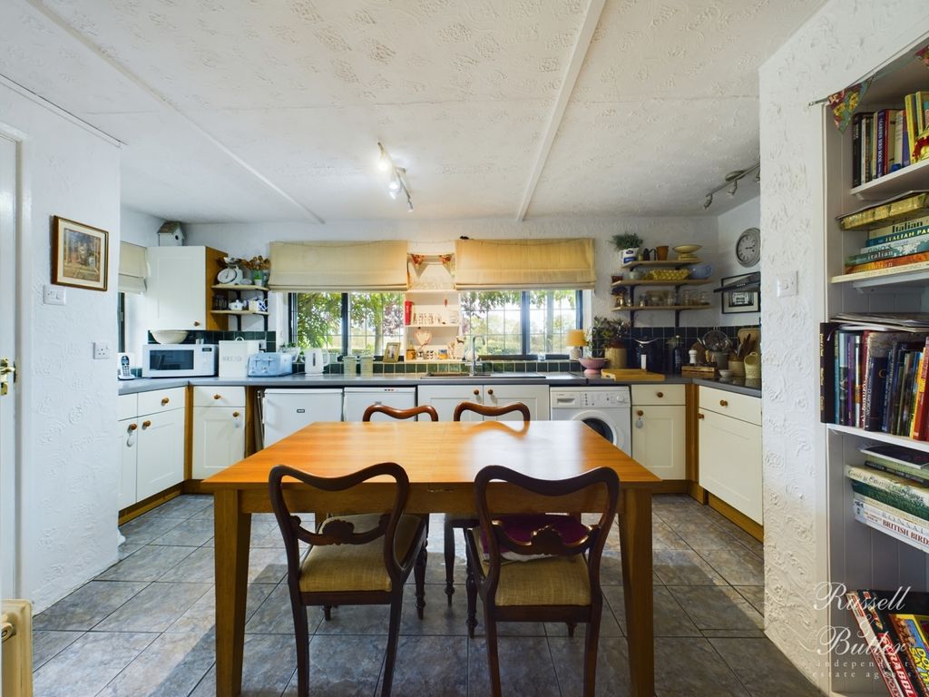 2 bed cottage for sale in Newton Purcell, Buckingham MK18, £425,000