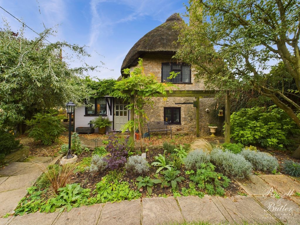 2 bed cottage for sale in Newton Purcell, Buckingham MK18, £425,000