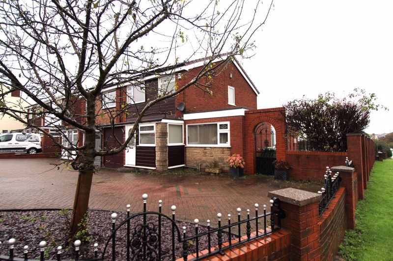 3 bed semi-detached house for sale in Friezland Lane, 152334, Walsall WS8, £177,500