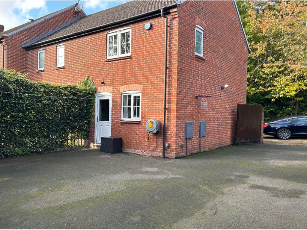 5 bed detached house for sale in Shoveller Drive, Telford TF1, £545,000