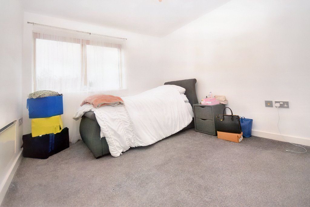 1 bed flat for sale in 4 Chantry Waters, Waterside Way, Wakefield, West Yorkshire WF1, £100,000