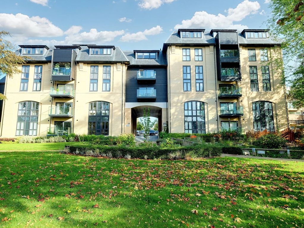 2 bed flat for sale in Armstrong Gibbs Court, The Causeway, Chelmsford CM2, £280,000