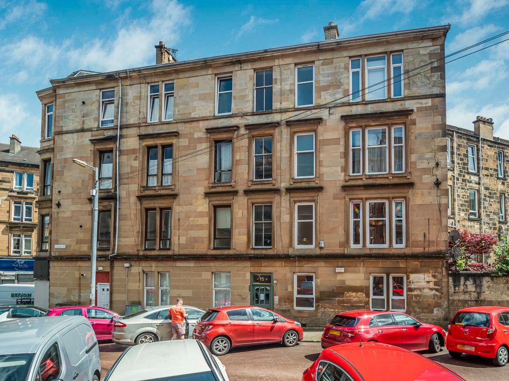 2 bed flat for sale in Clincart Road, Battlefield, Glasgow G42, £195,000