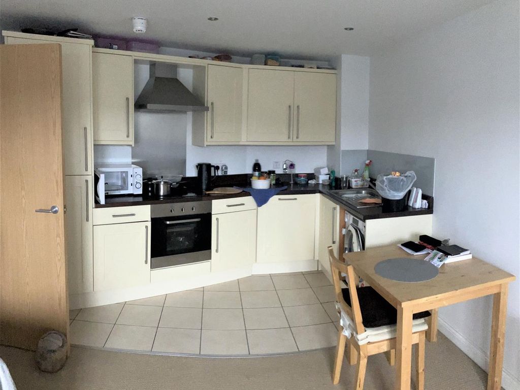 1 bed flat for sale in Vernon Road, Basford, Nottingham NG6, £90,000