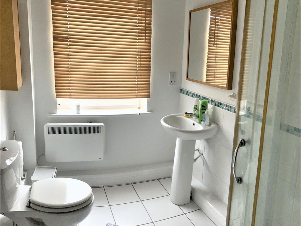 1 bed flat for sale in Vernon Road, Basford, Nottingham NG6, £90,000