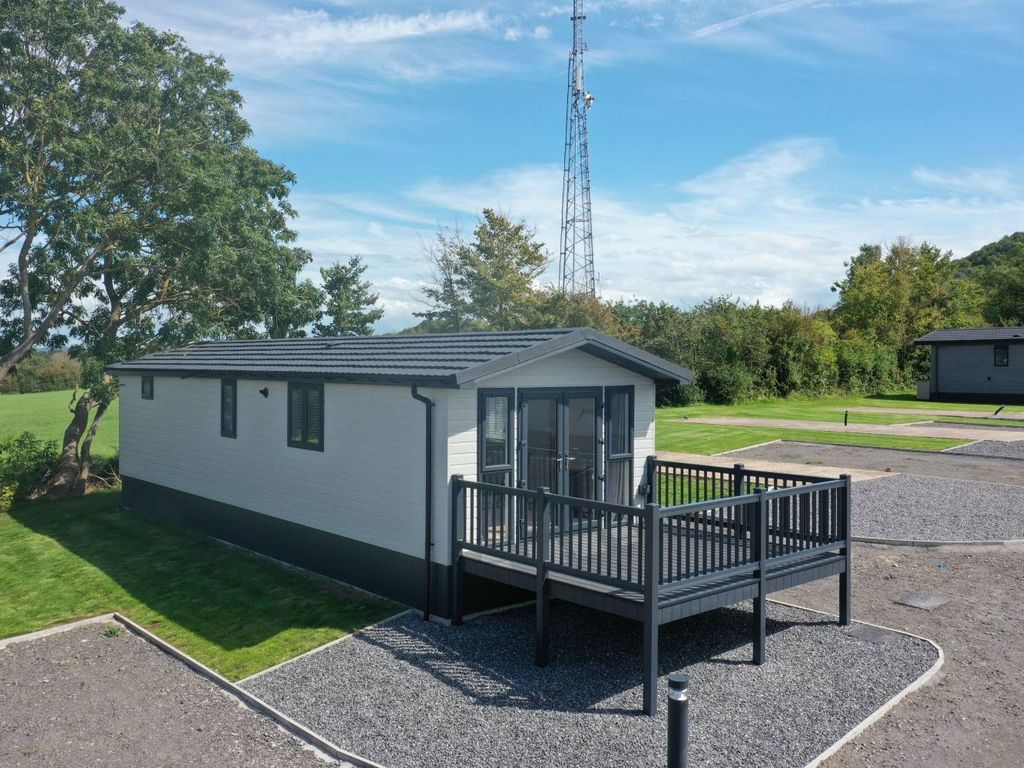 2 bed lodge for sale in Lower Norton Lane, Kewstoke, Weston-Super-Mare BS22, £129,950