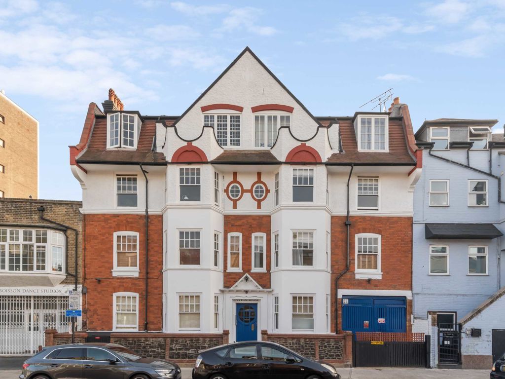 2 bed flat for sale in Bulwer Street, London W12, £560,000