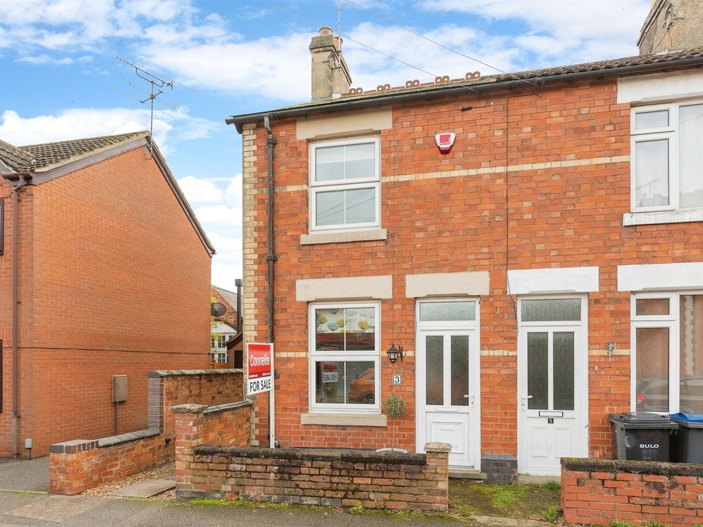 2 bed end terrace house for sale in Gladstone Street, Market Harborough LE16, £230,000