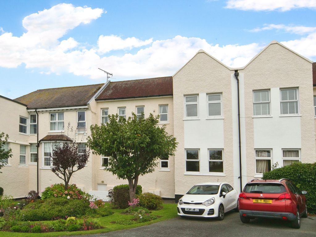 1 bed flat for sale in Deganwy Road, Llanrhos, Llandudno, Conwy LL30, £125,000