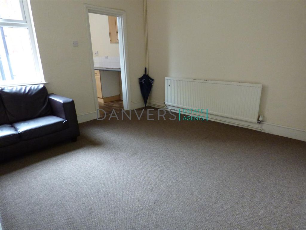 2 bed terraced house to rent in Cambridge Street, Leicester LE3, £693 pcm