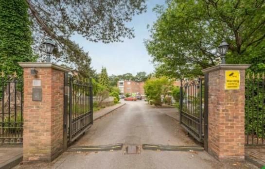2 bed flat for sale in Ascot, Berkshire SL5, £315,000