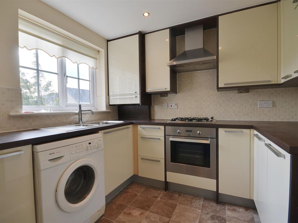 2 bed flat for sale in Lawson Court, Woodland Park, Darwen BB3, £65,000