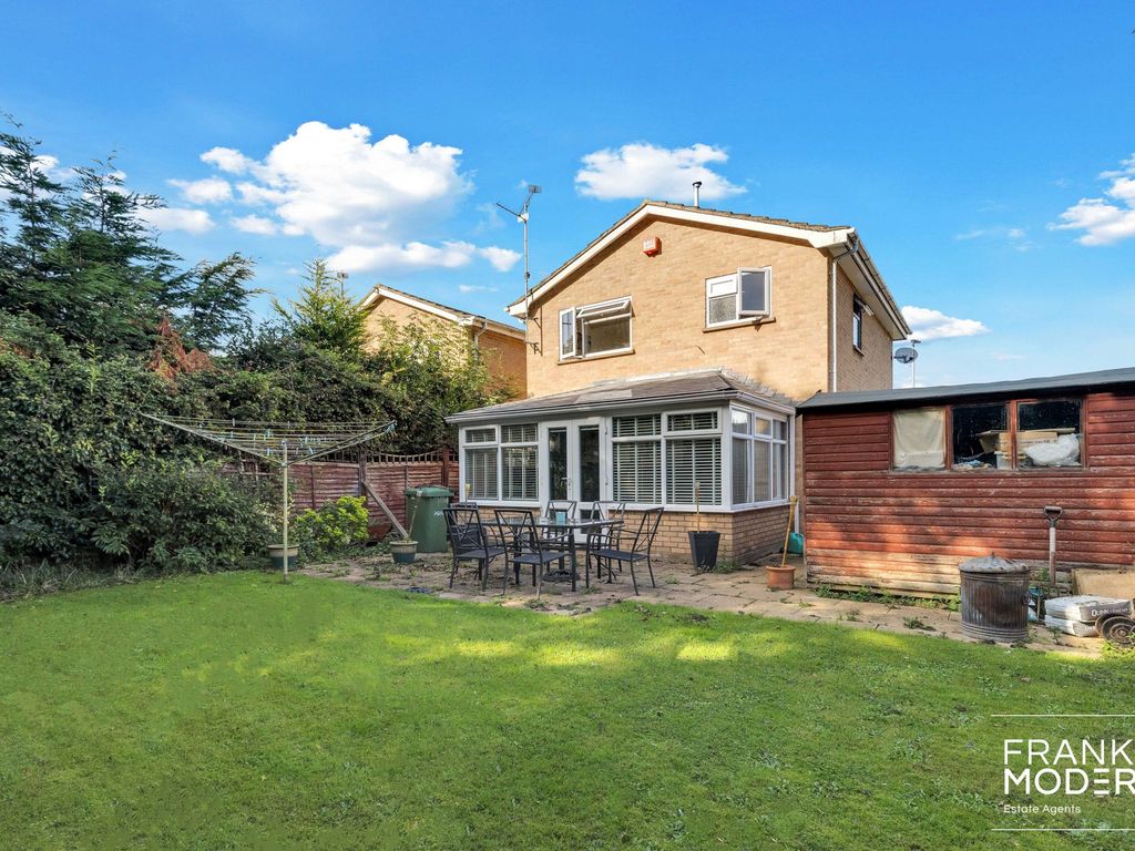 3 bed detached house for sale in Valence Road, Orton Waterville PE2, £300,000