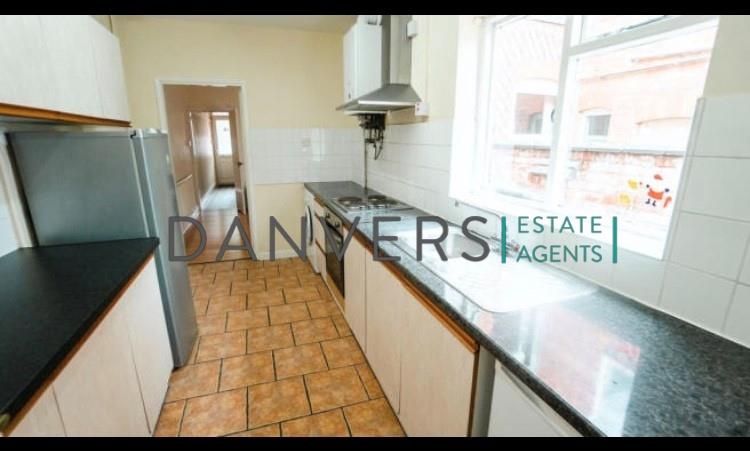 4 bed semi-detached house to rent in Harrow Road, Leicester LE3, £1,508 pcm