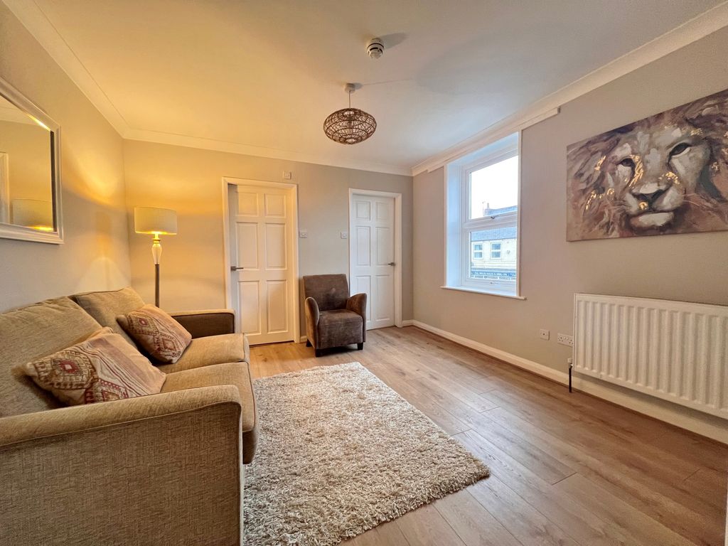 1 bed flat for sale in Long Street, Easingwold, York YO61, £119,000
