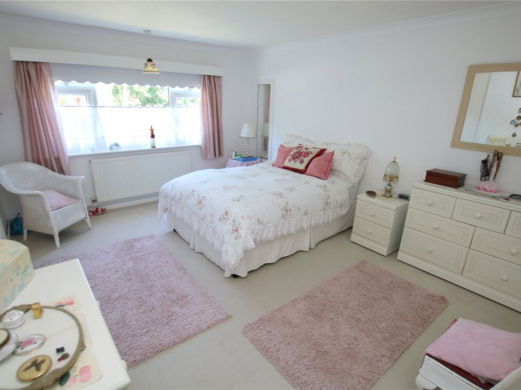 2 bed flat for sale in Aldsworth Avenue, Goring By Sea, Worthing, West Sussex BN12, £295,000