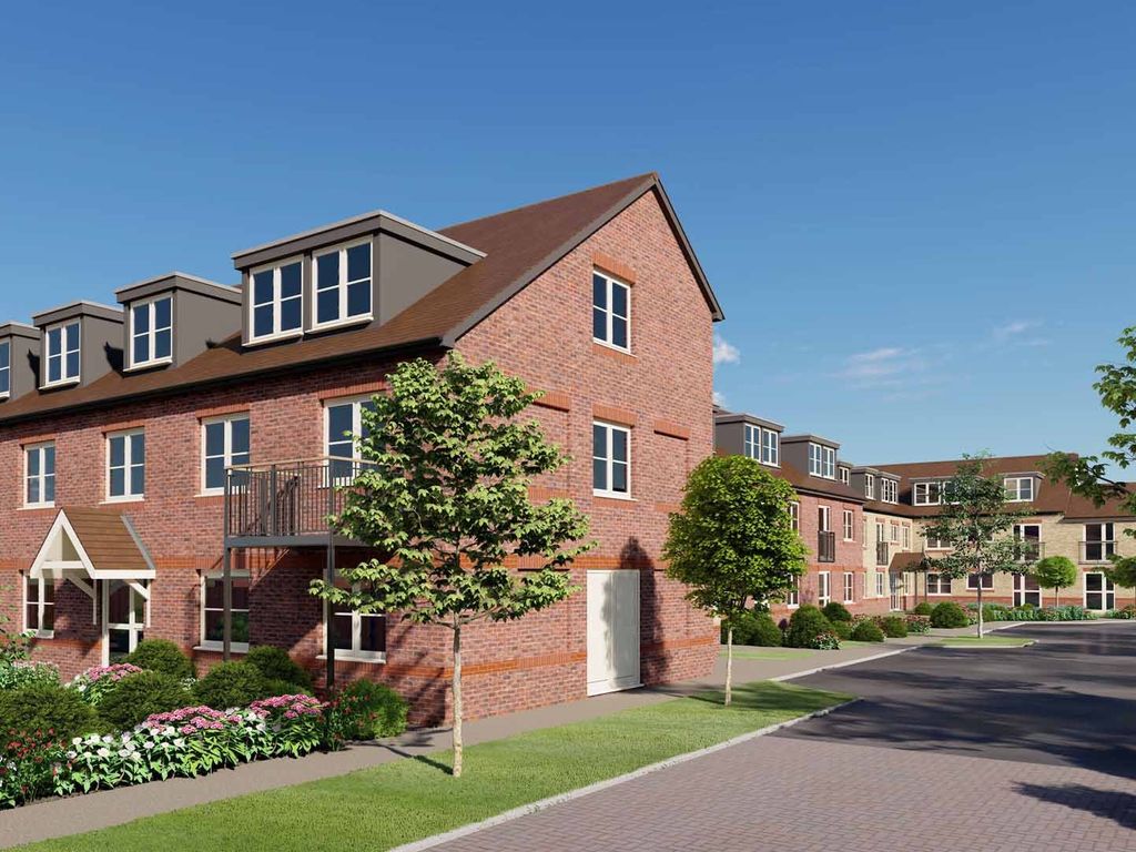 2 bed flat for sale in Park Road, Diss IP22, £354,950