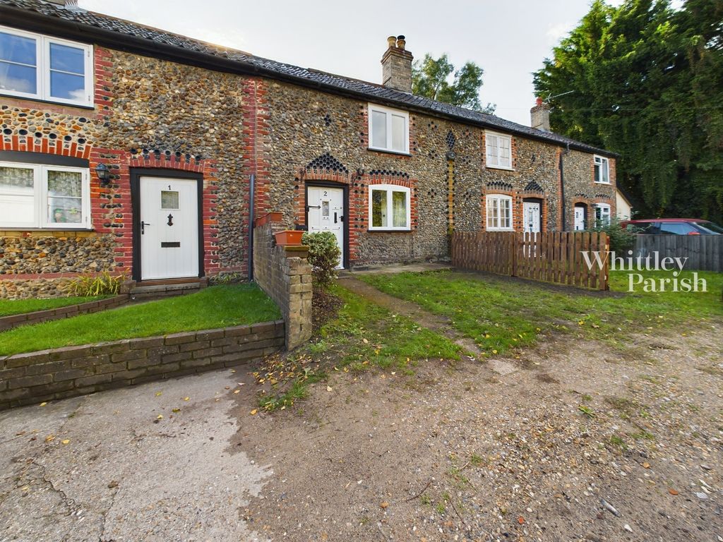 2 bed cottage for sale in Diss Road, Scole, Diss IP21, £160,000