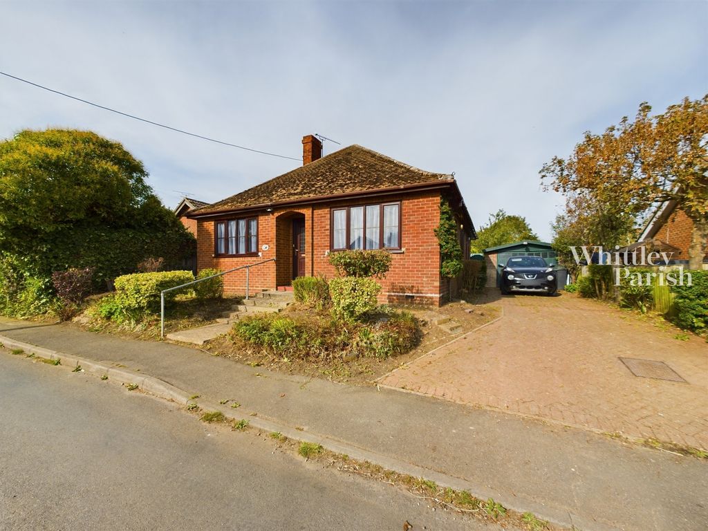 3 bed bungalow for sale in Coldham Lane, Gislingham, Eye IP23, £240,000