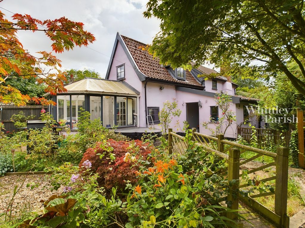 4 bed cottage for sale in Magdalen Street, Eye IP23, £400,000