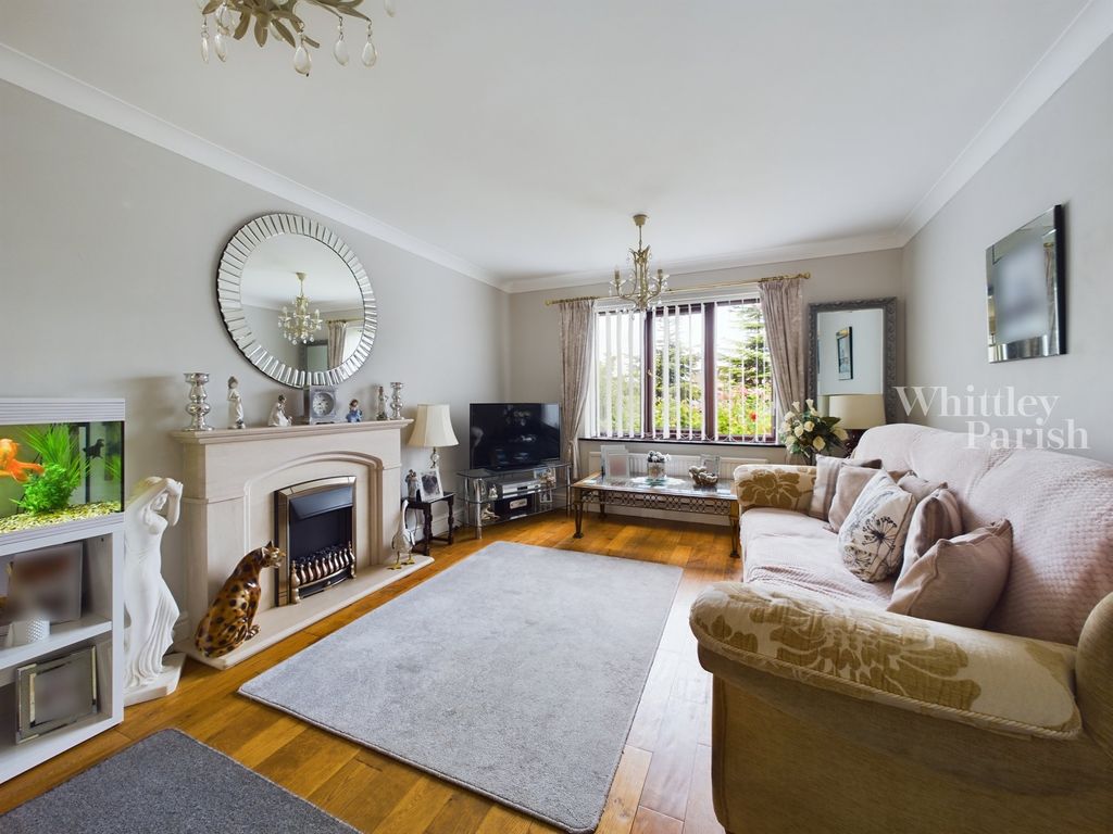 4 bed detached house for sale in Oak Tree Way, Harleston IP20, £450,000