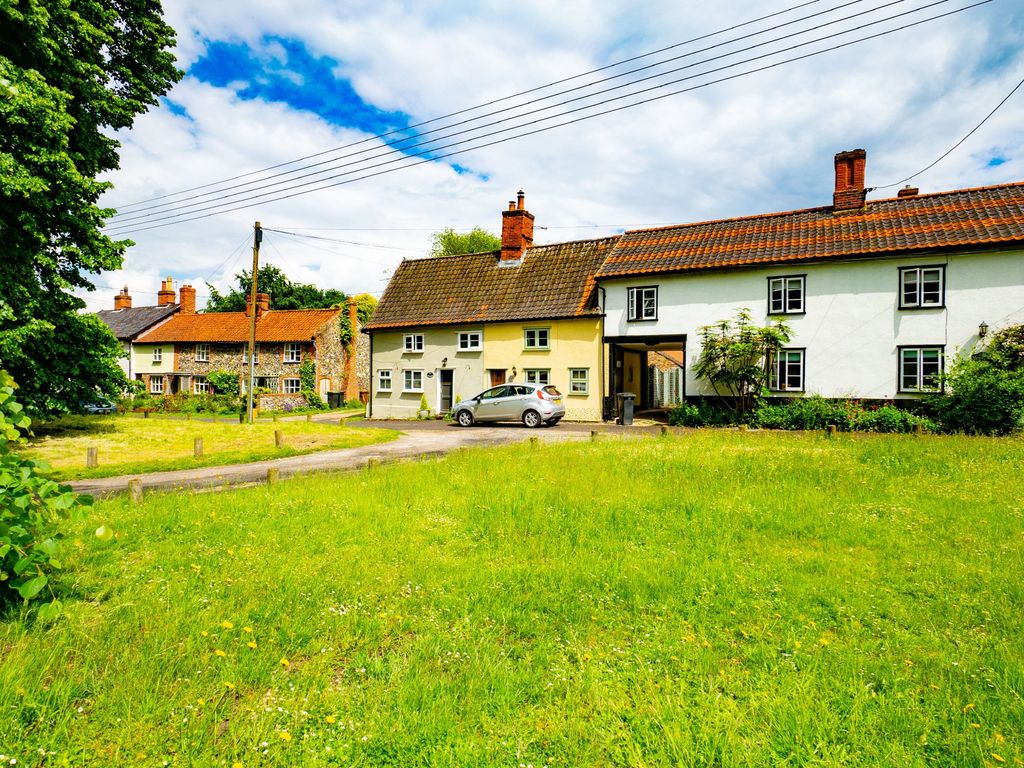 4 bed cottage for sale in The Green, Palgrave, Diss IP22, £290,000