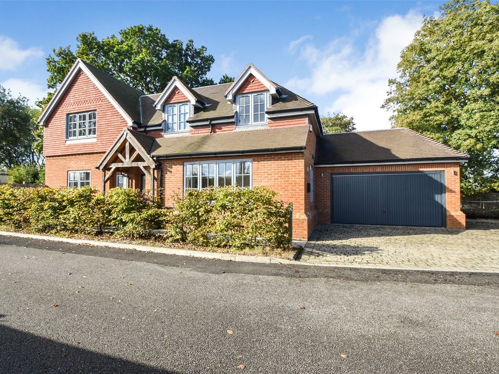 5 bed detached house for sale in Poyle Road, Tongham, Farnham GU10, £900,000