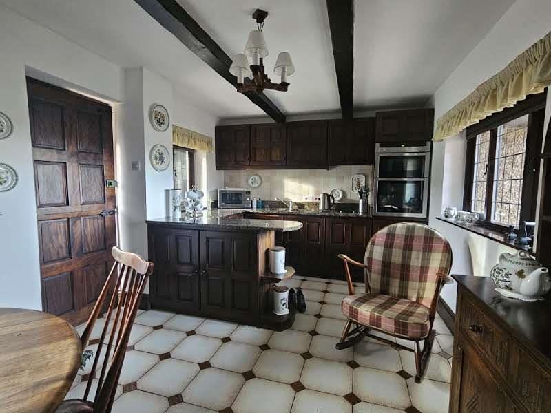 3 bed cottage for sale in Kirklington Road, Bilsthorpe, Newark NG22, £425,000