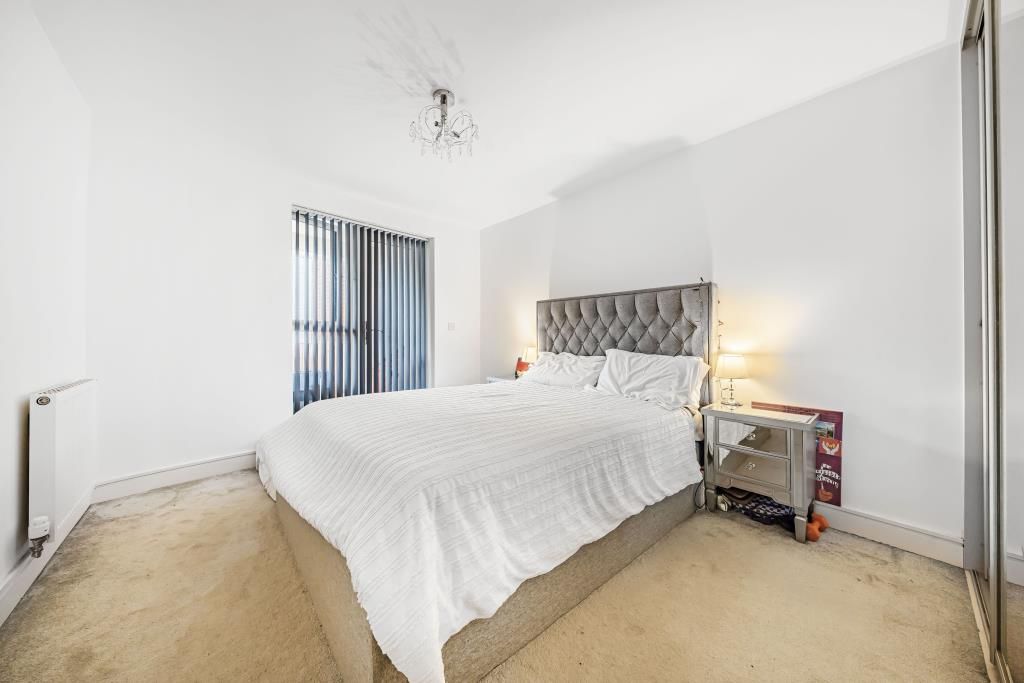 1 bed flat for sale in High Wycombe, Buckinghamshire HP11, £240,000