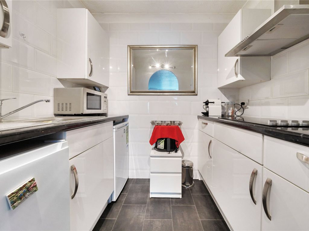 1 bed flat for sale in Dyke Road, Brighton, East Sussex BN1, £135,000