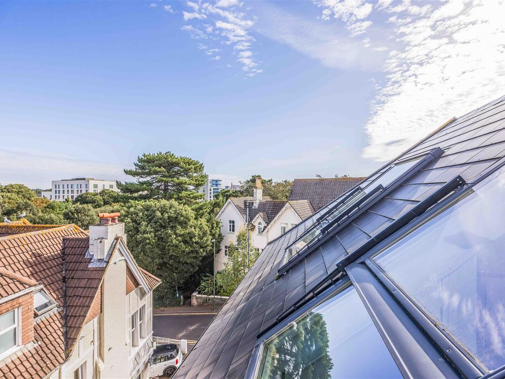 2 bed flat for sale in Tregonwell Road, Bournemouth BH2, £425,000