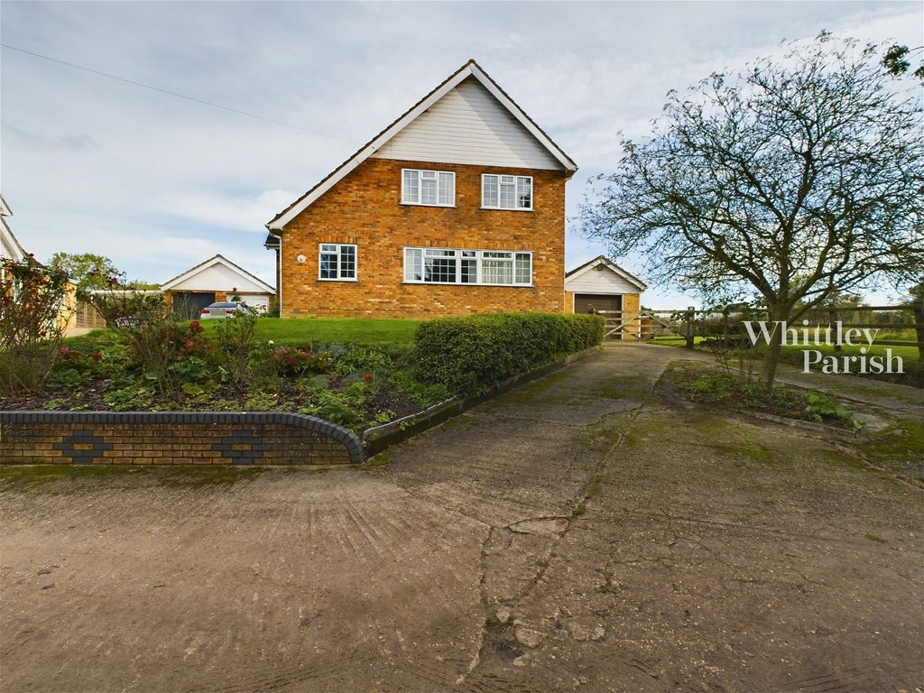 4 bed detached house for sale in Wash Lane, Aslacton, Norwich NR15, £375,000