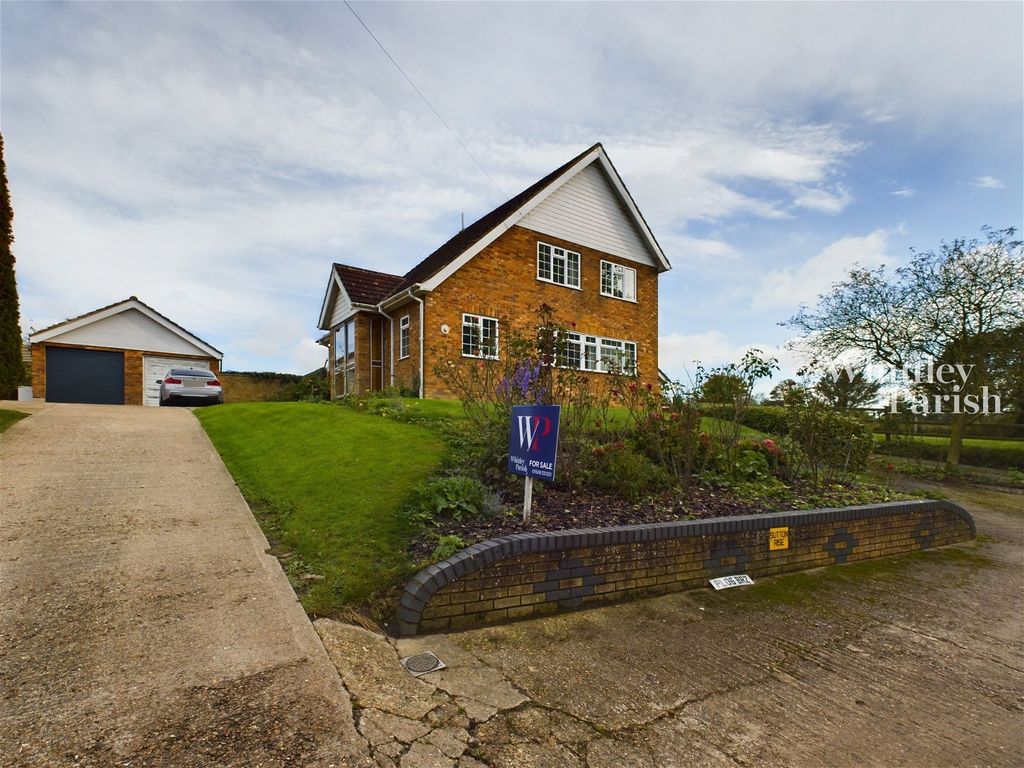 4 bed detached house for sale in Wash Lane, Aslacton, Norwich NR15, £375,000