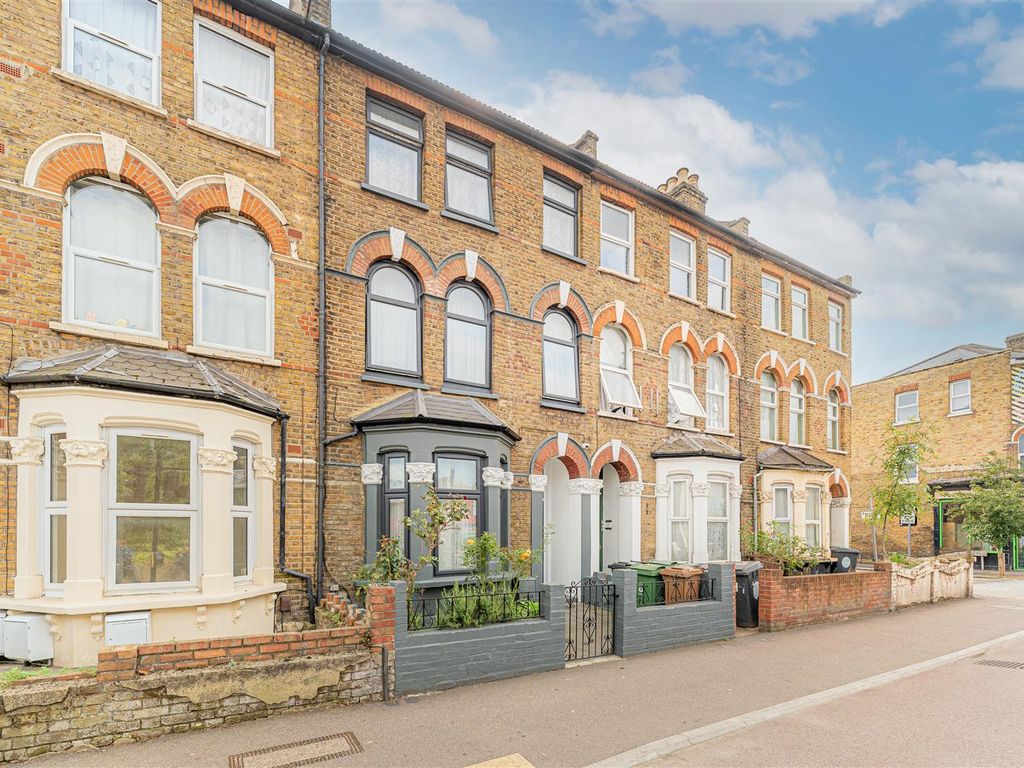 5 bed terraced house for sale in Lea Bridge Road, London E10, £750,000