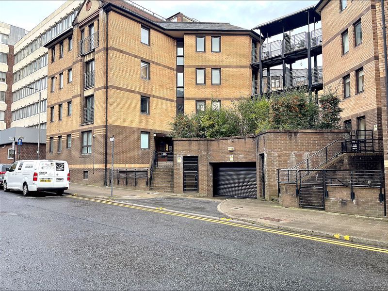 1 bed flat for sale in Brown Street, Glasgow G2, £125,000