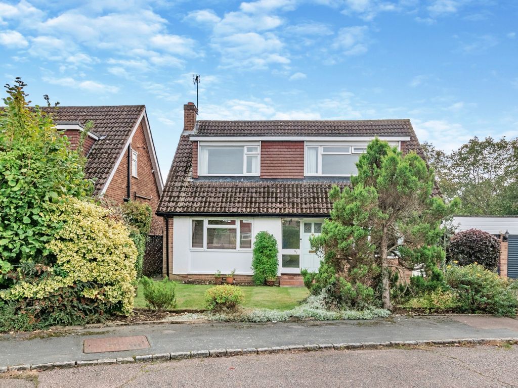 3 bed detached house for sale in Chessfield Park, Little Chalfont, Amersham HP6, £950,000