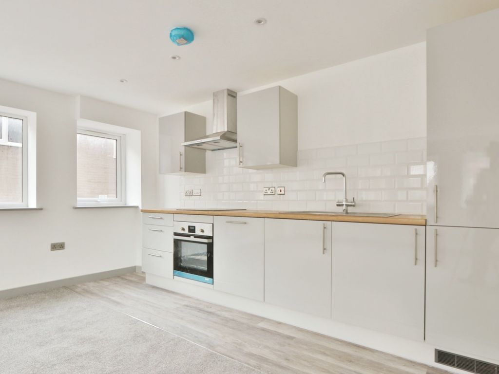2 bed flat for sale in George Street, Hull HU1, £191,500