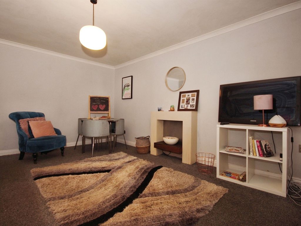 2 bed maisonette for sale in Dulverton Avenue, Chapelfields, Coventry CV5, £130,000