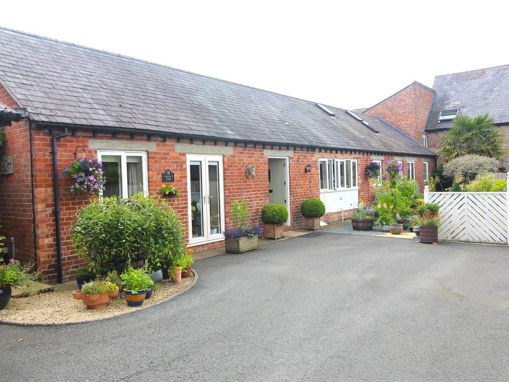 3 bed barn conversion to rent in High Street, Clive, Shrewsbury SY4, £1,495 pcm