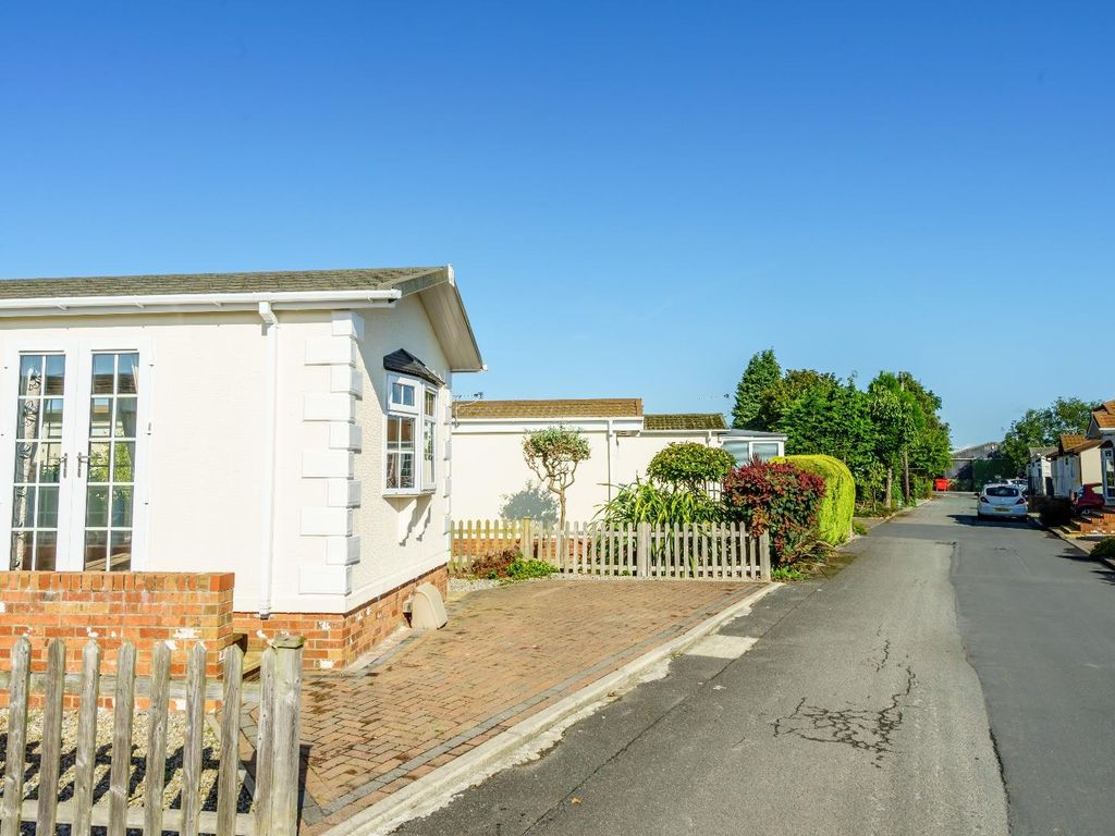 1 bed detached bungalow for sale in Cundall Drive, Acaster Malbis, York YO23, £125,000