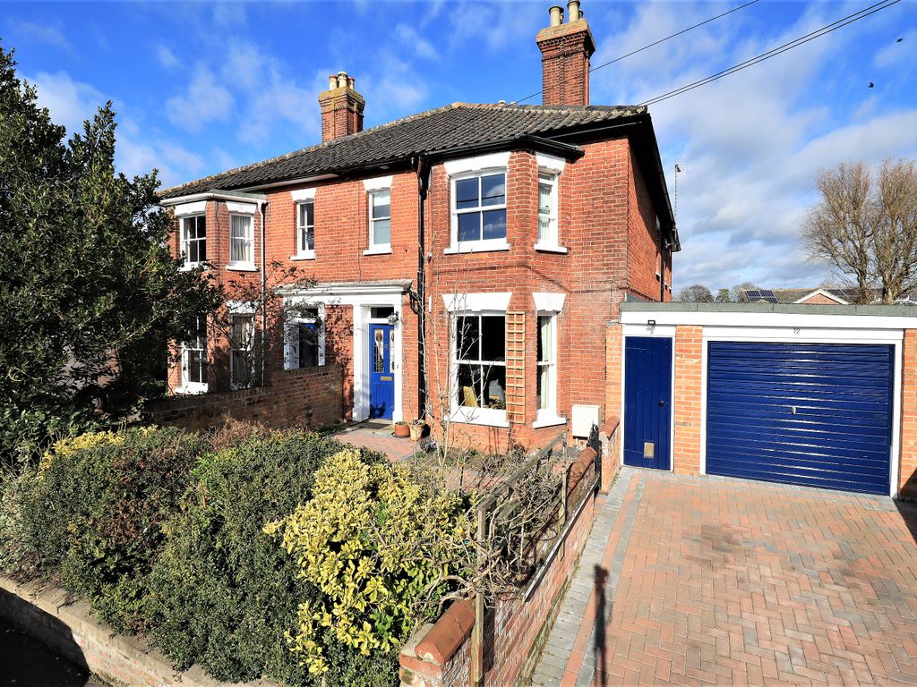 4 bed semi-detached house for sale in Sunnyside, Diss IP22, £500,000