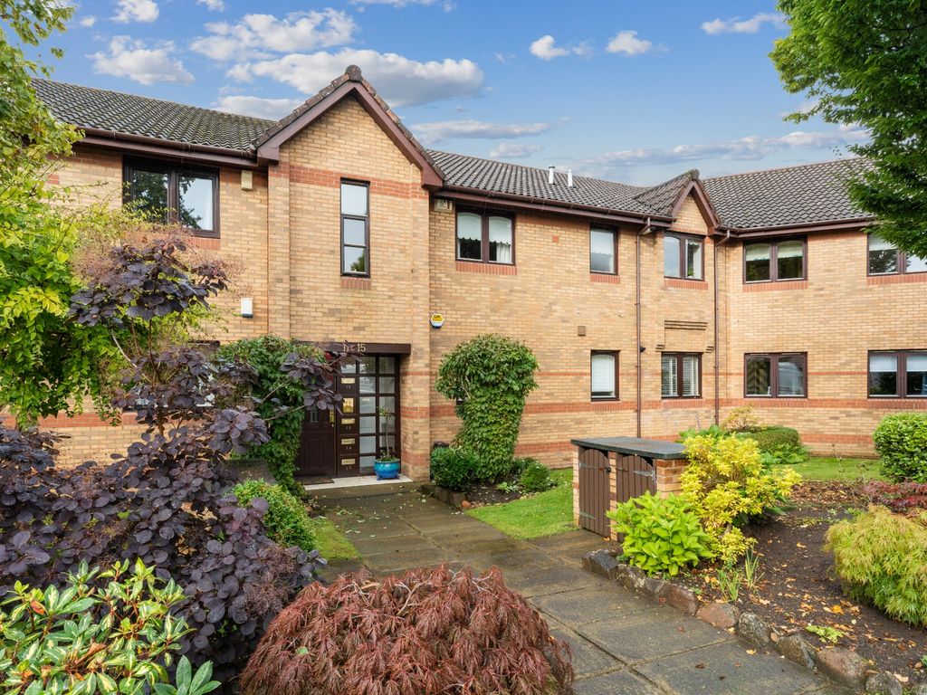 3 bed flat for sale in Glenville Gate, Busby, East Renfrewshire G76, £205,000