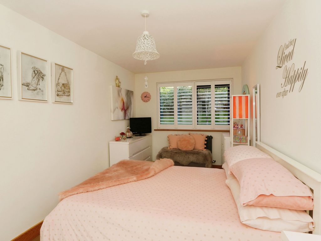 1 bed flat for sale in Ashford Road, Fordingbridge SP6, £180,000