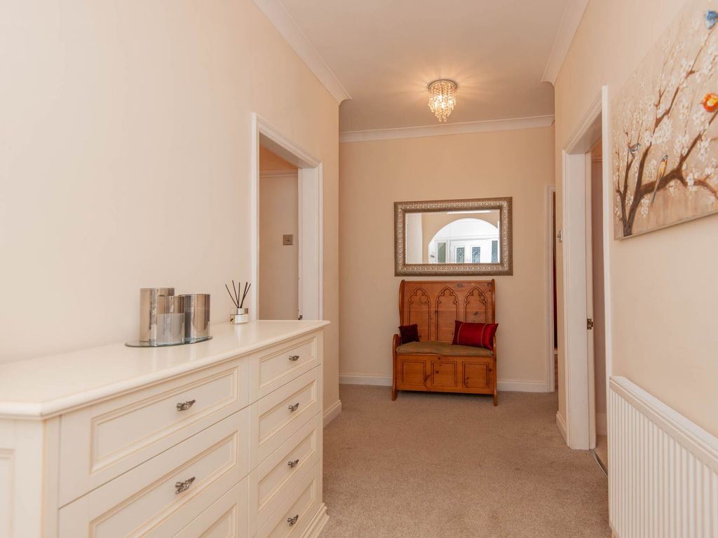 2 bed detached house for sale in Handley Road, New Whittington S43, £260,000