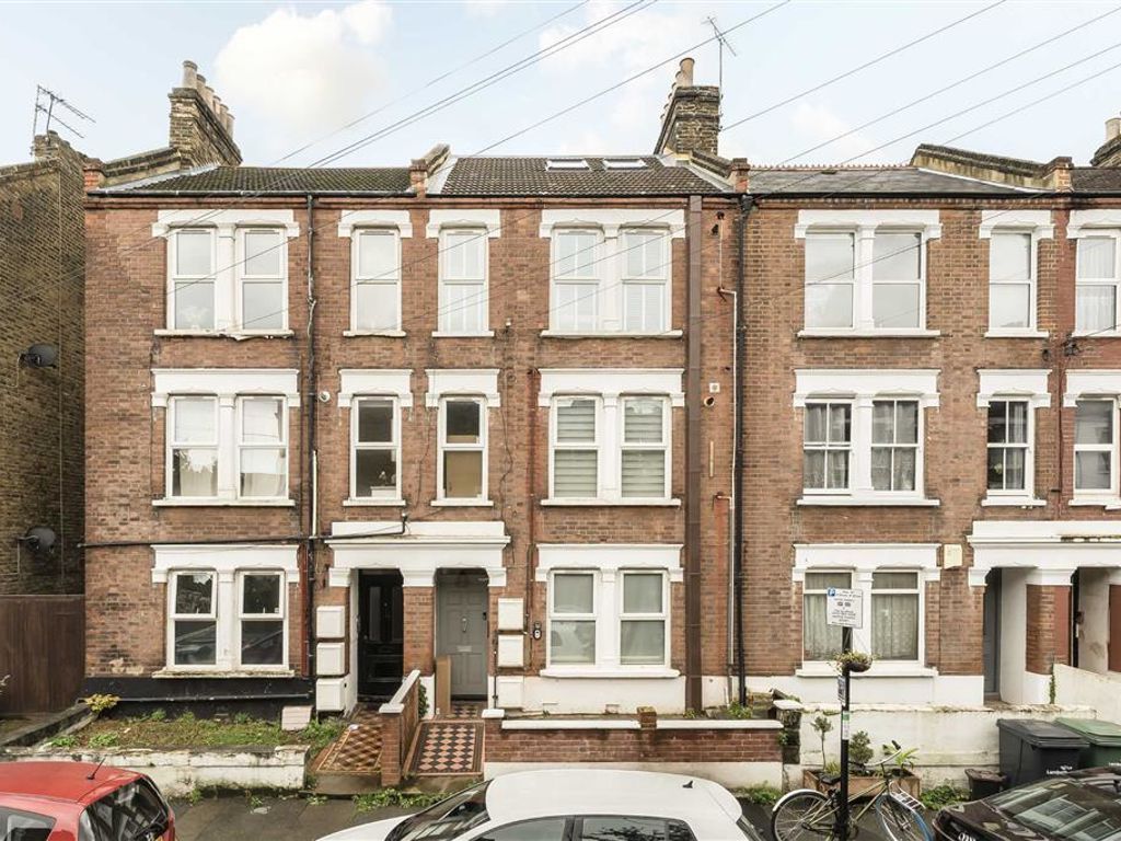 2 bed flat for sale in Southwell Road, London SE5, £475,000