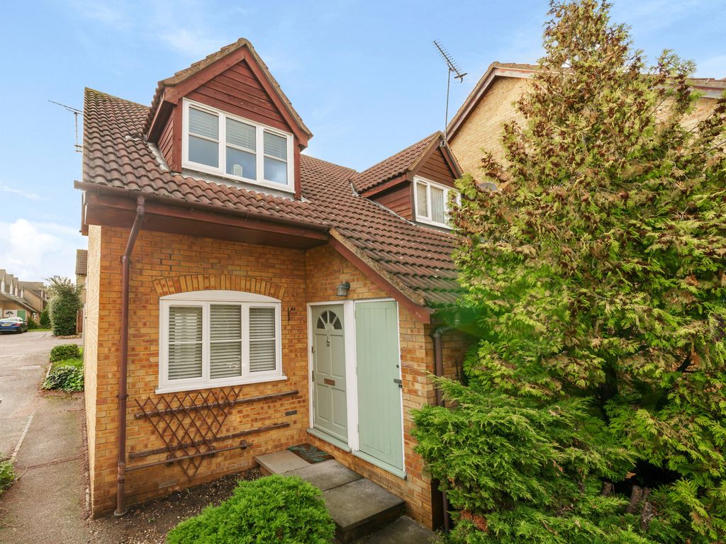 2 bed end terrace house for sale in Amroth Green, Fryent Grove, London NW9, £450,000