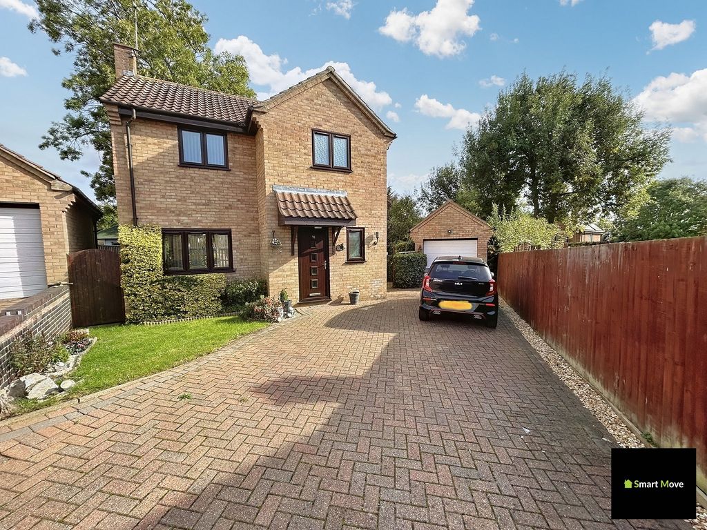 3 bed detached house for sale in Blenheim Way, Yaxley, Peterborough, Cambridgeshire. PE7, £290,000